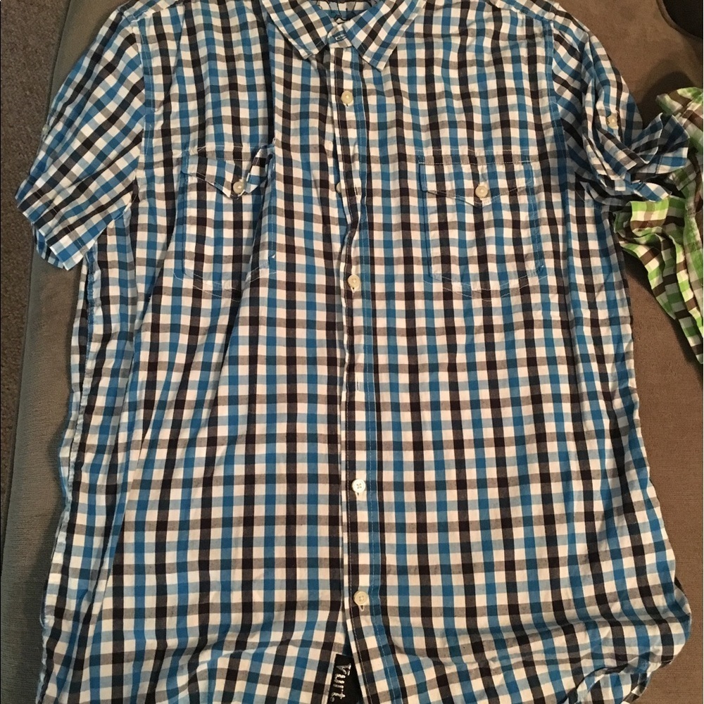 Vurt button down